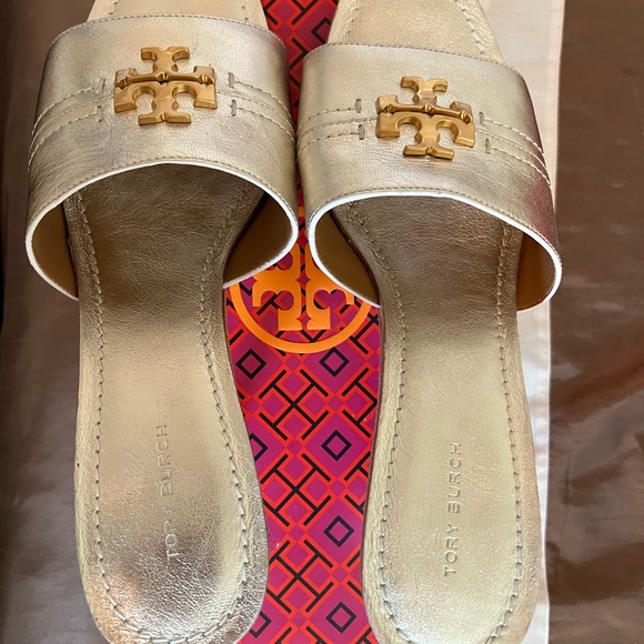 Tory Burch shoes - Picture 2 of 7